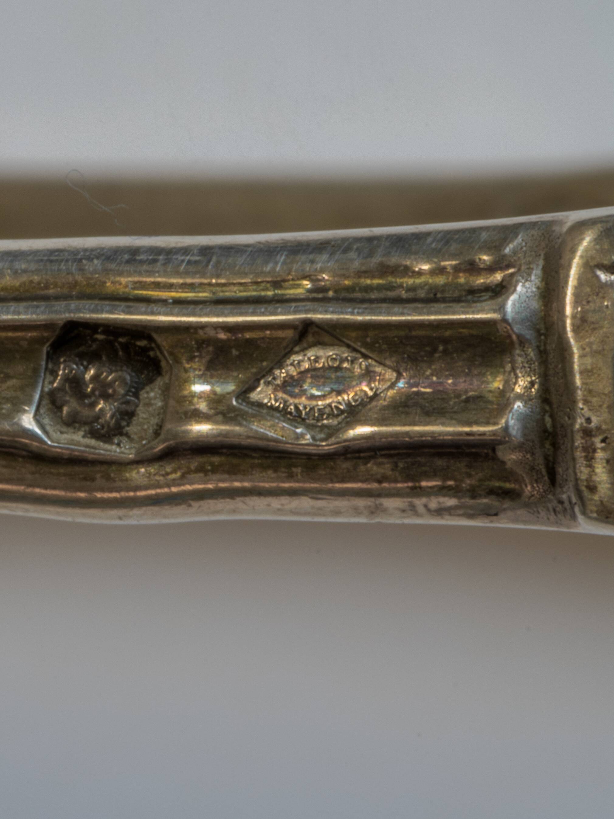 Solid silver sugar tongs, lion claws, Tallois and Mayence