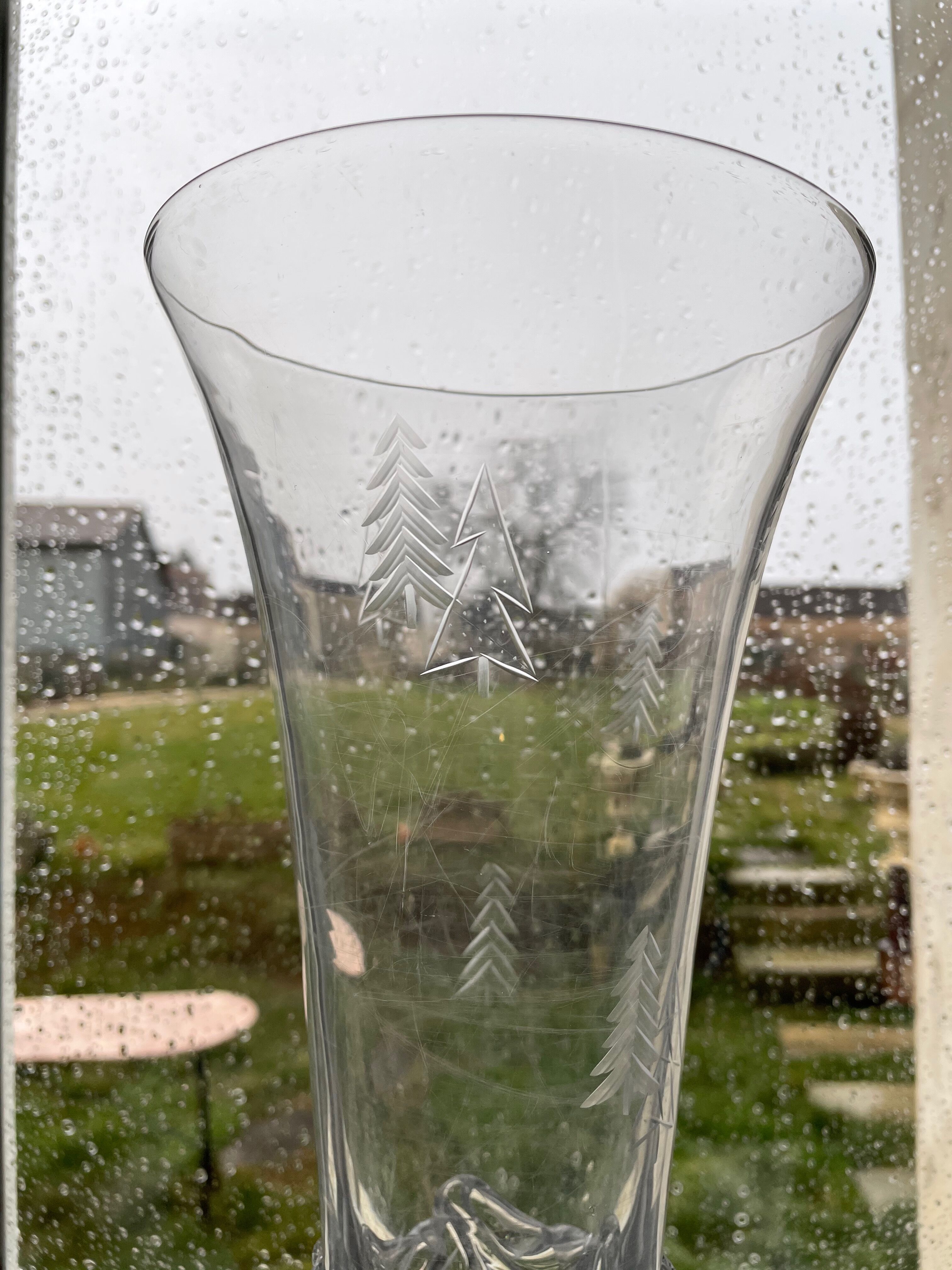 Daum vase, crystal blown and worked hot