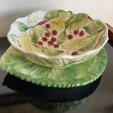 Cherry-decorated drainer fruit cup with its leaf-shaped dish