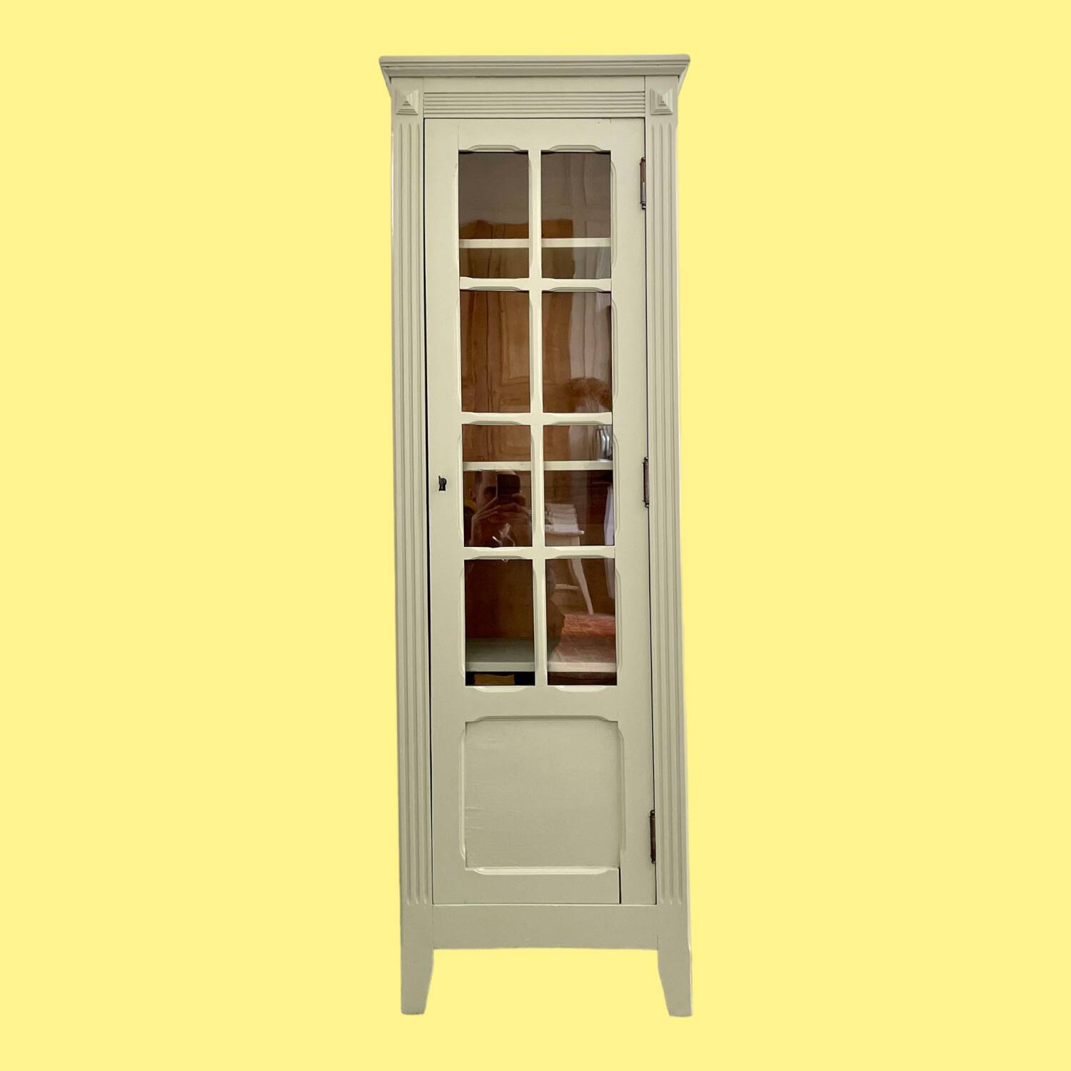Vitrine, armoire parisienne revisitée