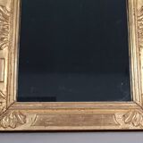 Antique mirror with hat-shaped frame, carved and gilded wood, 46x32 cm D011