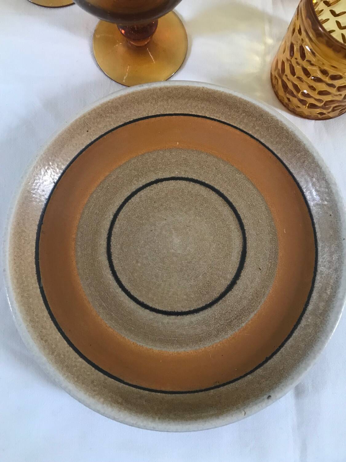 Head to head plates and glasses