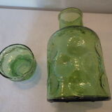 Carafe verre vert bosselé