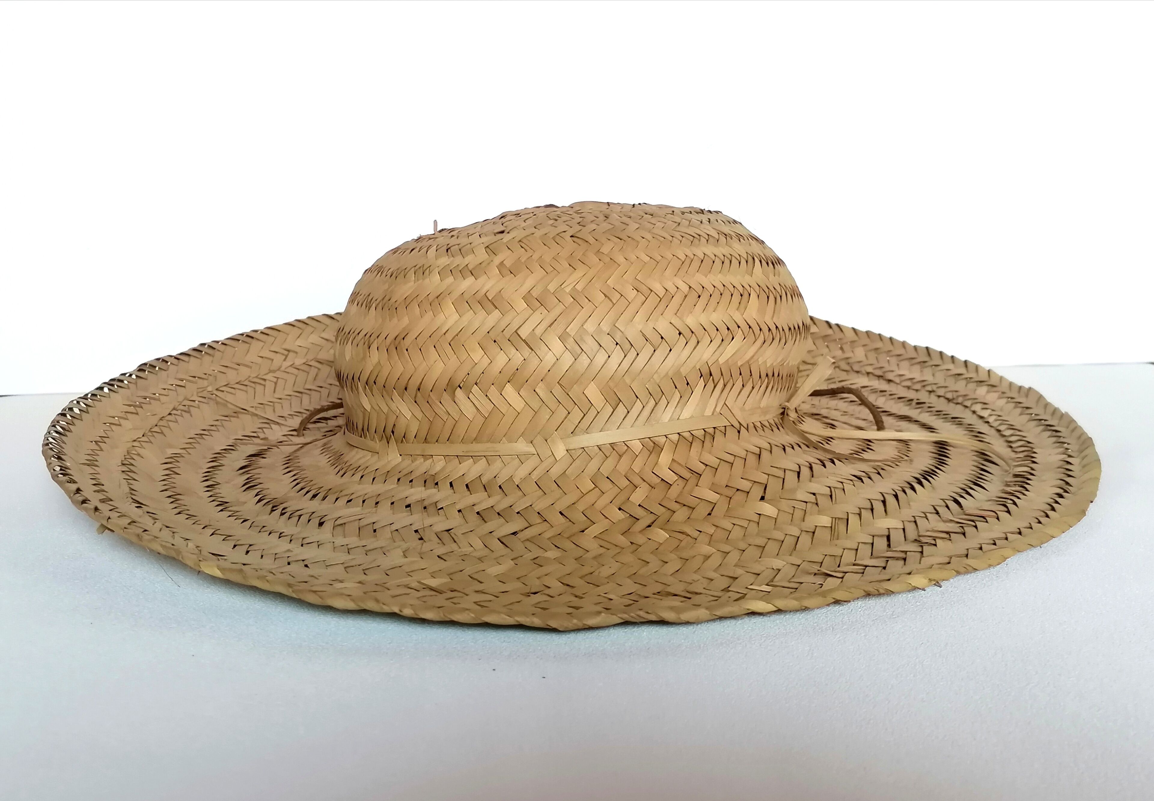 Hat natural braided fibers