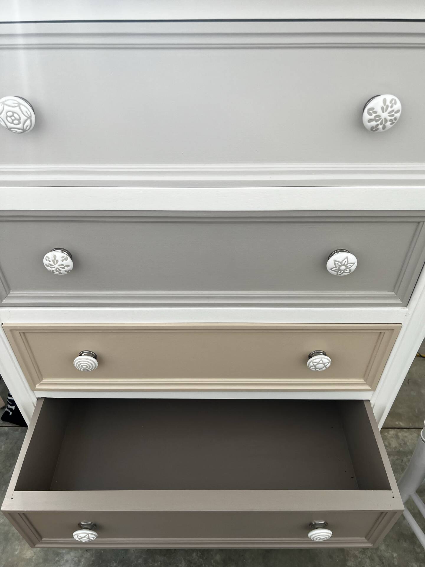 Chest of drawers