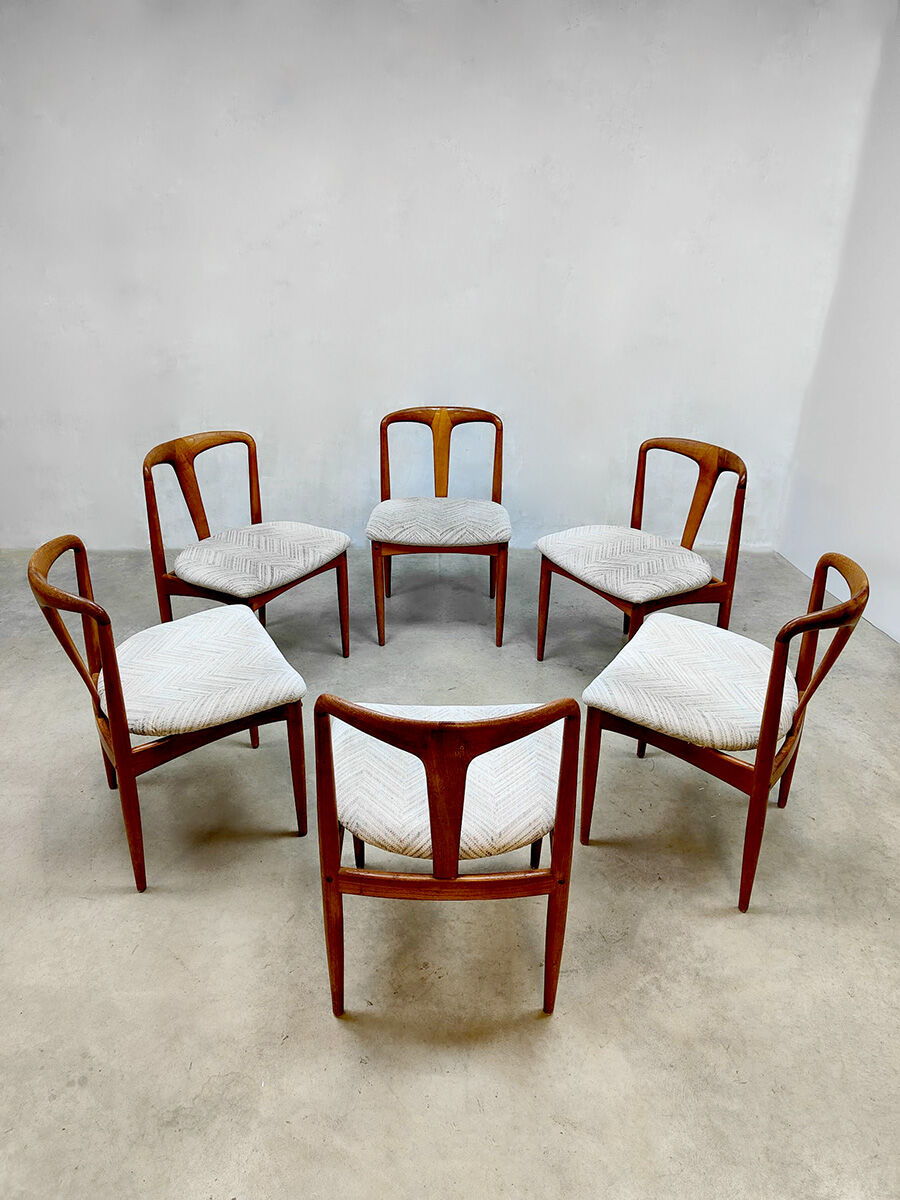 Set of 6 dining chairs 'Juliane' Johannes Andersen for Uldum
