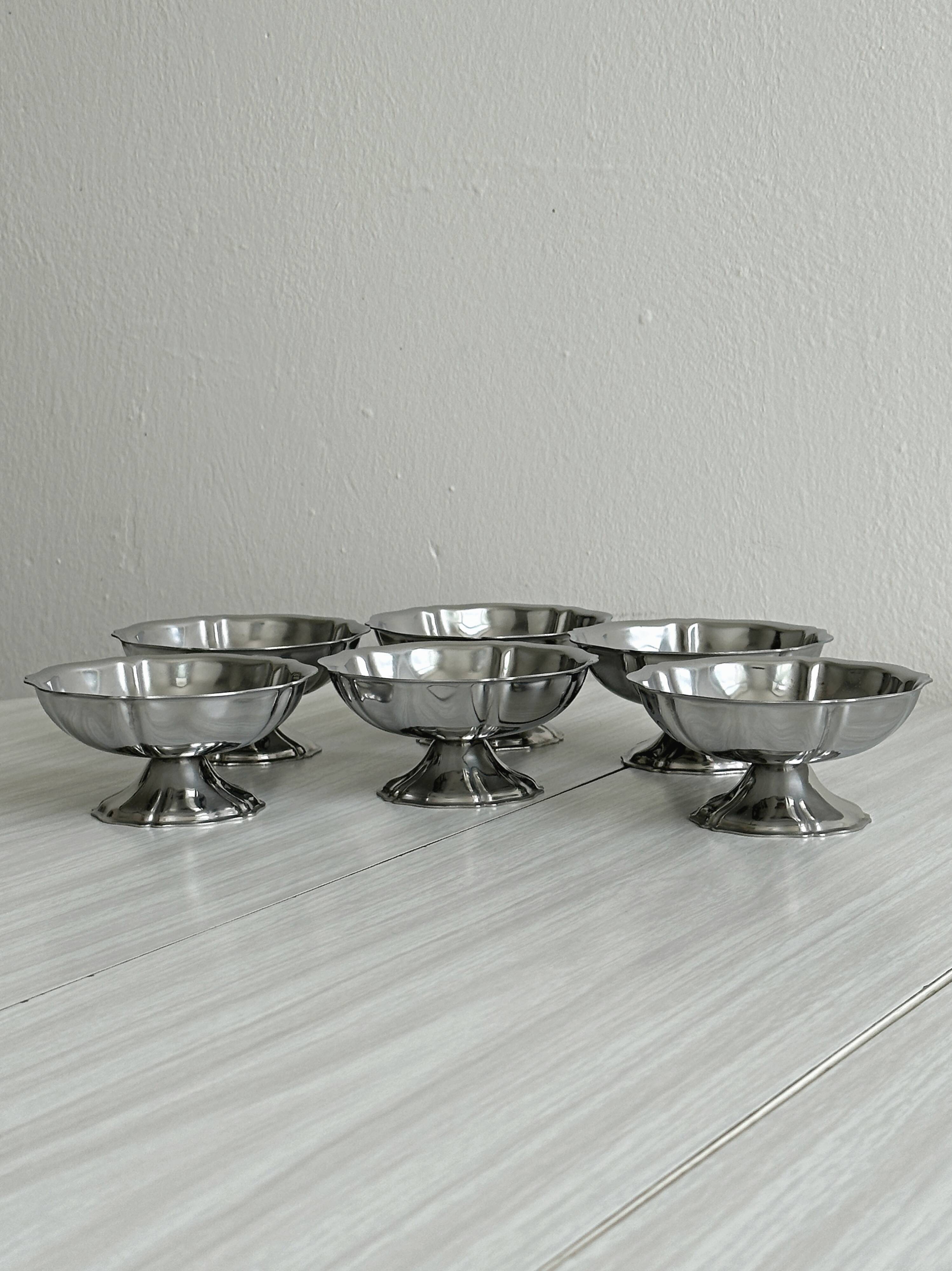 Lot de 6 coupelles basses en métal inox