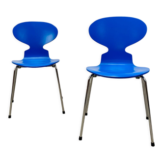 2 ant chairs model Ant 3100 by Arne Jacobsen for Fritz Hansen
