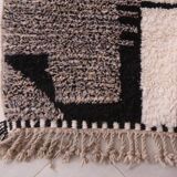 Handwoven pure wool rug, size 250 x 250 cm.