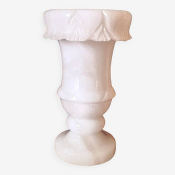 Vase en albâtre
