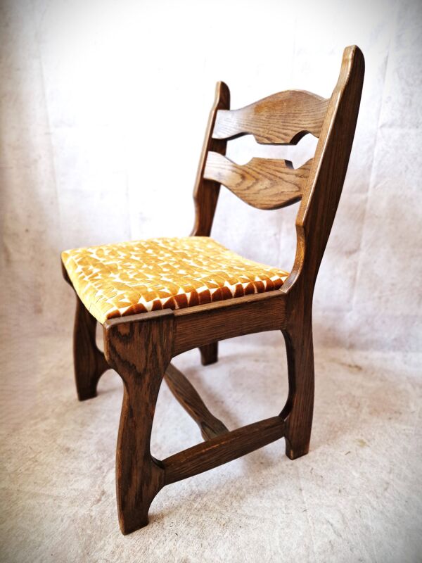 6 chaises tapissées Guillerme et Chambron. Modèle Lorraine