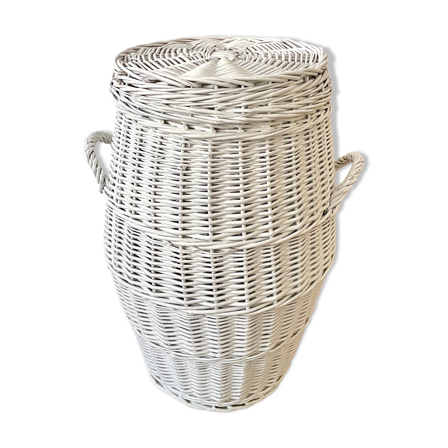 White wicker laundry basket