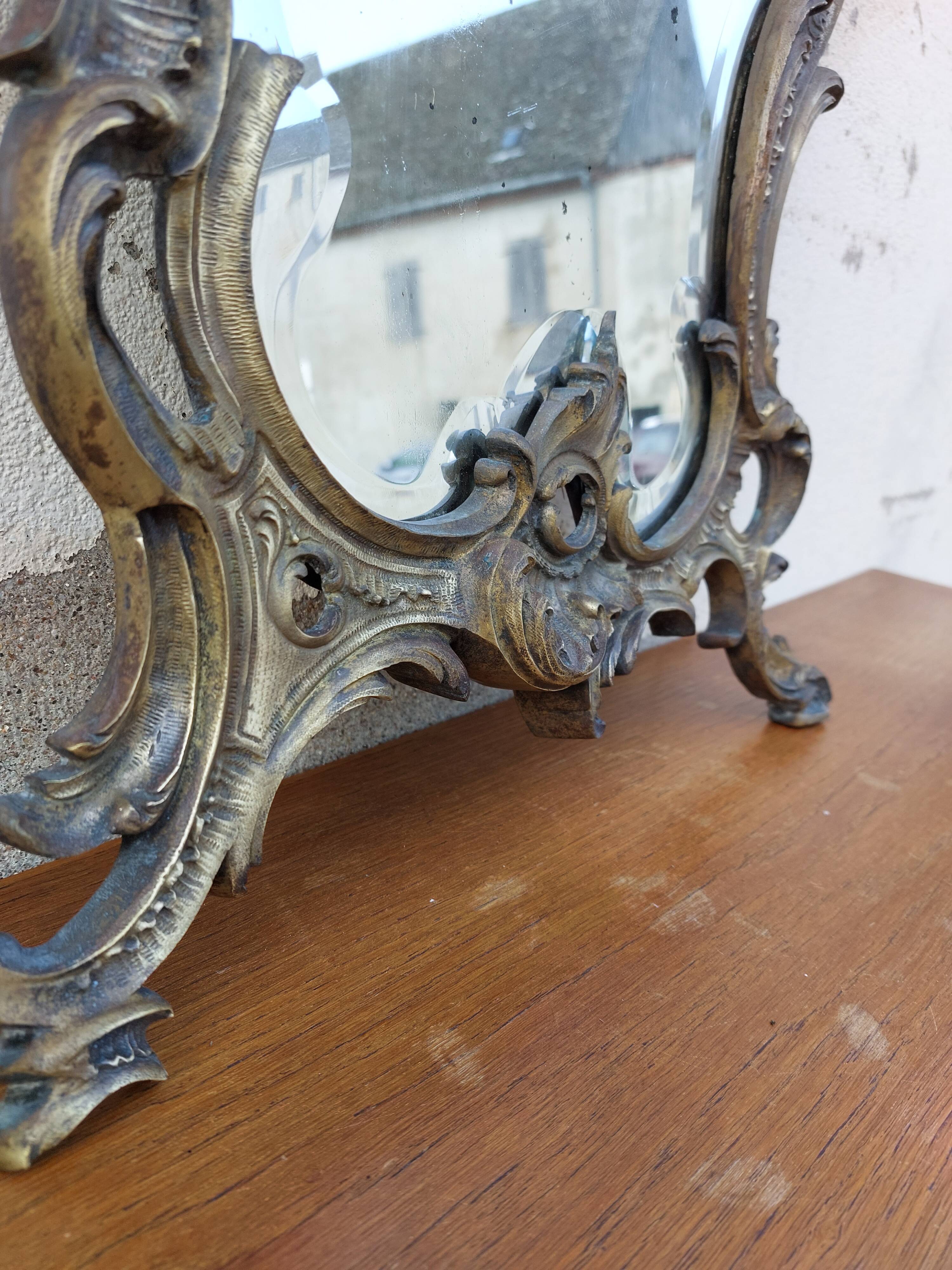 Miroir biseauté en bronze Louis XV 19ème
