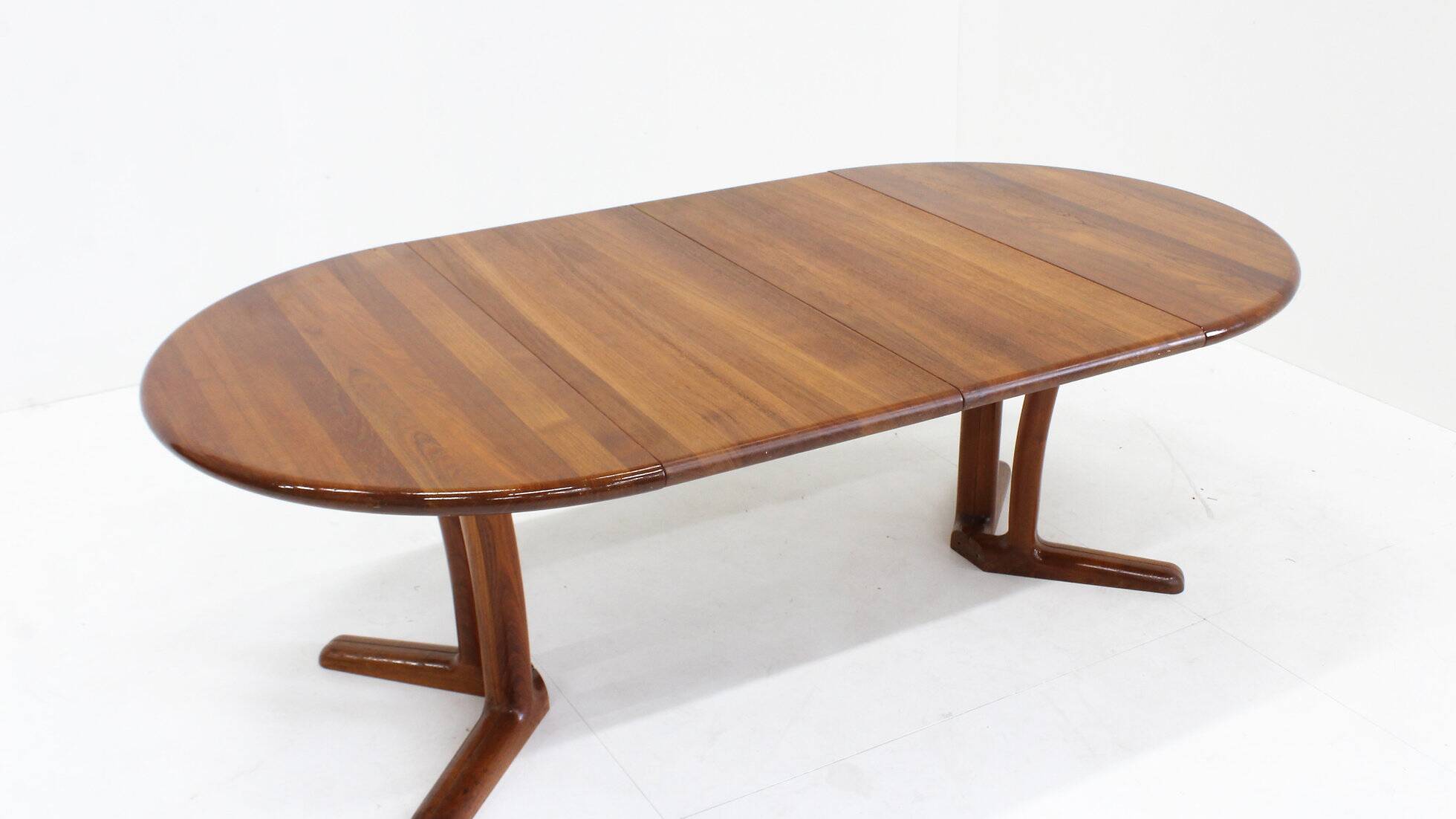 Table de salle à manger ronde extensible vintage Dyrlund danoise en teck massif