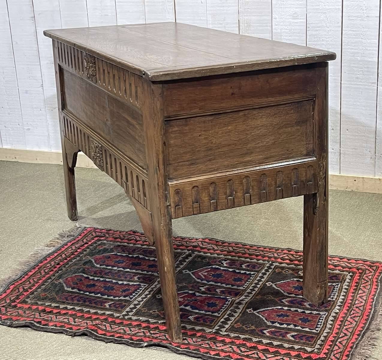Chest - Oak trunk, 18th century