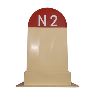 Polyester kilometre marker