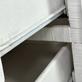 Commode galbée en rotin tressé blanc 1980'S