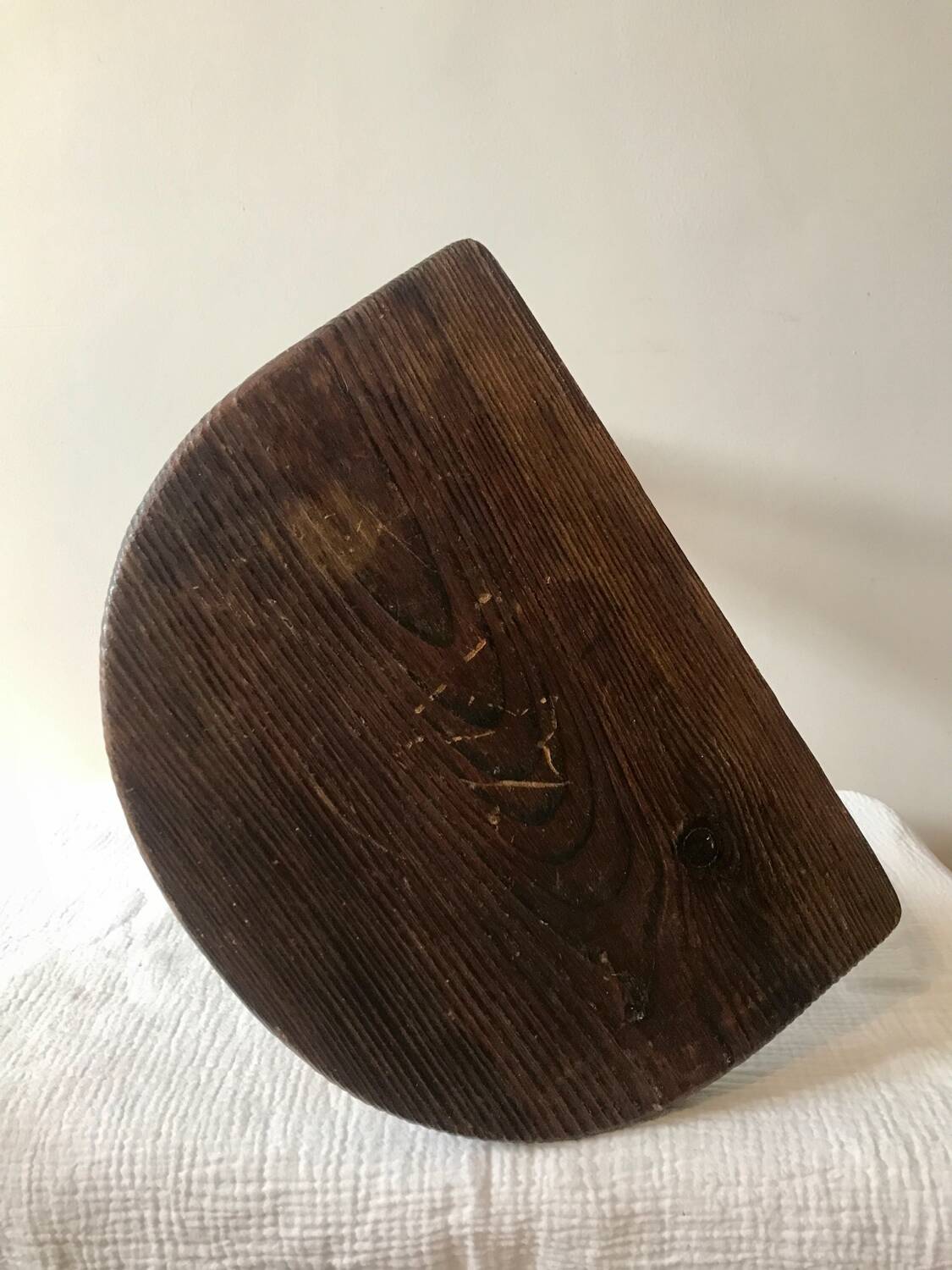 Cowherd tripod stool