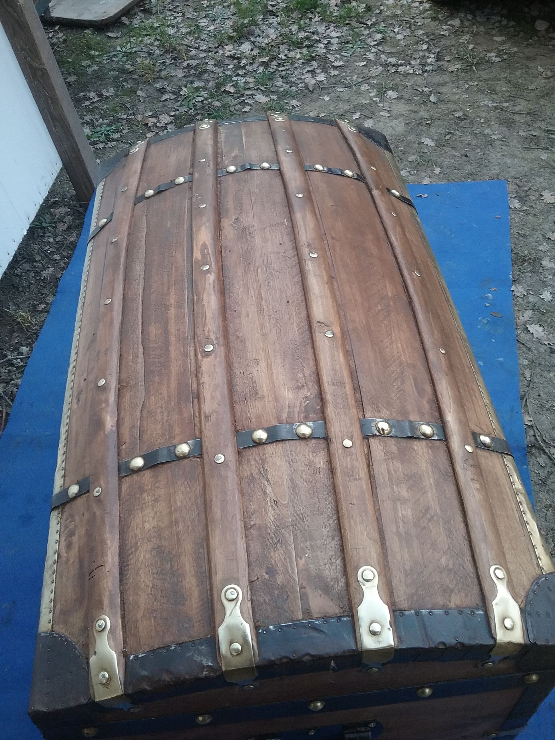 Curved trunk