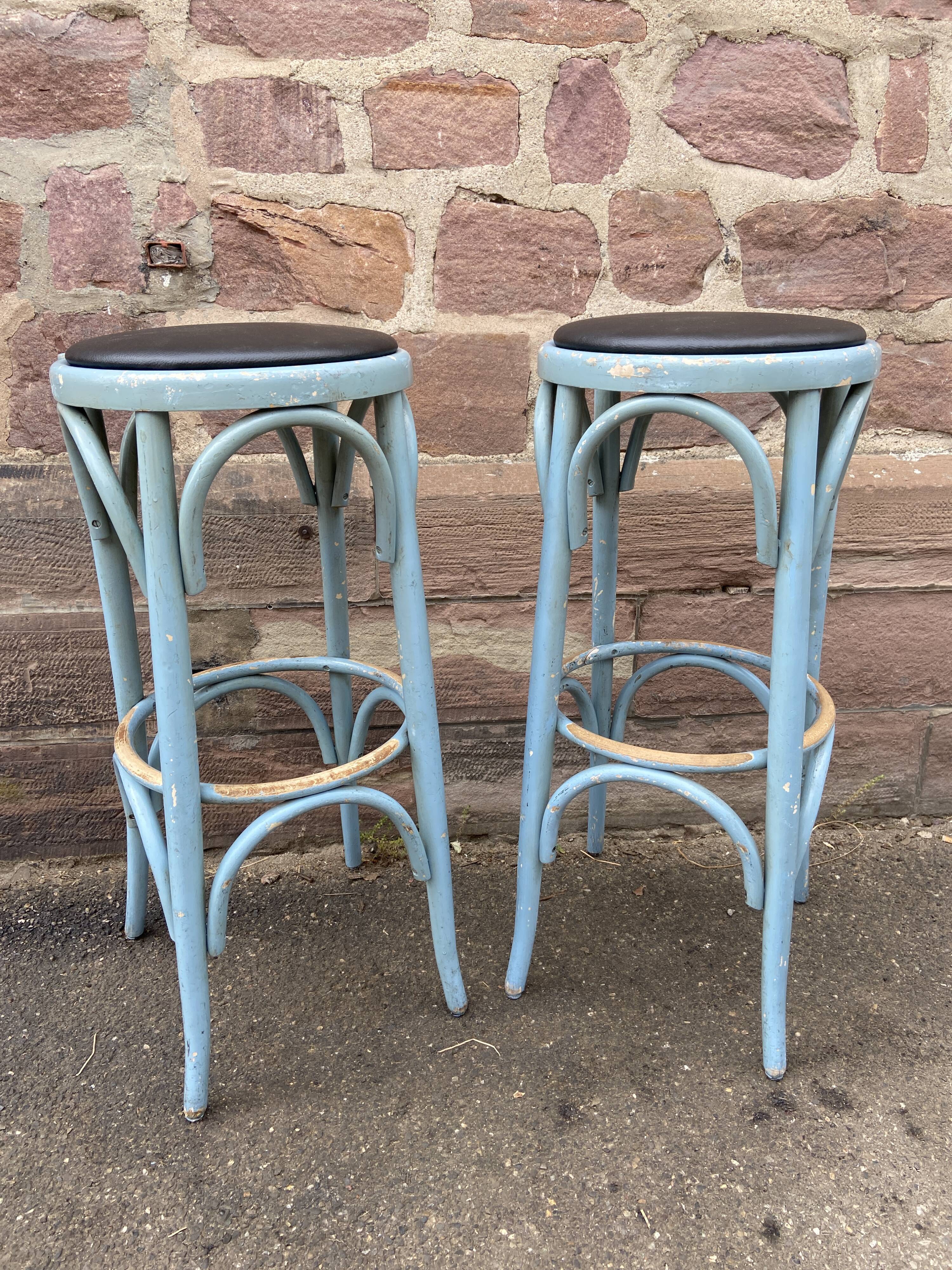 2 stools of bar wood curved imitation leather