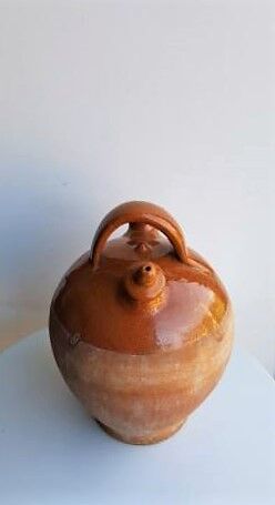 Oil jar in sandstone