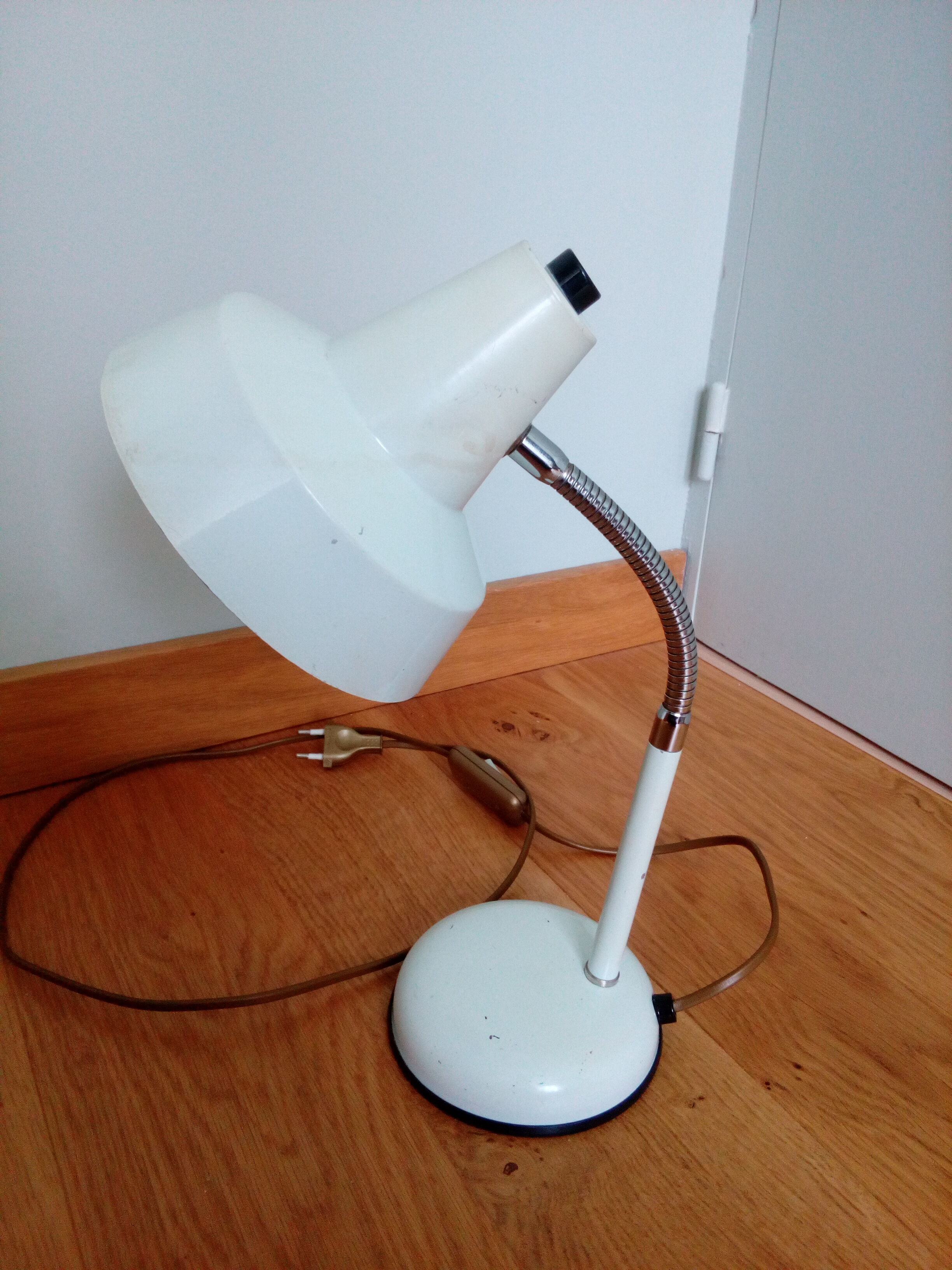 Veneta Lumi Flexible Italian Desk Lamp