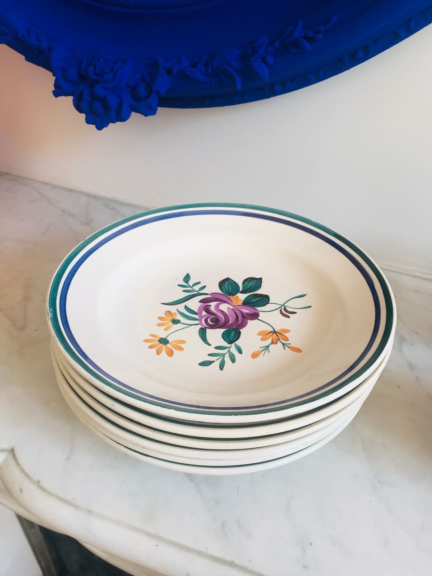 Set of 6 hollow plates and Longchamp oval serving dish