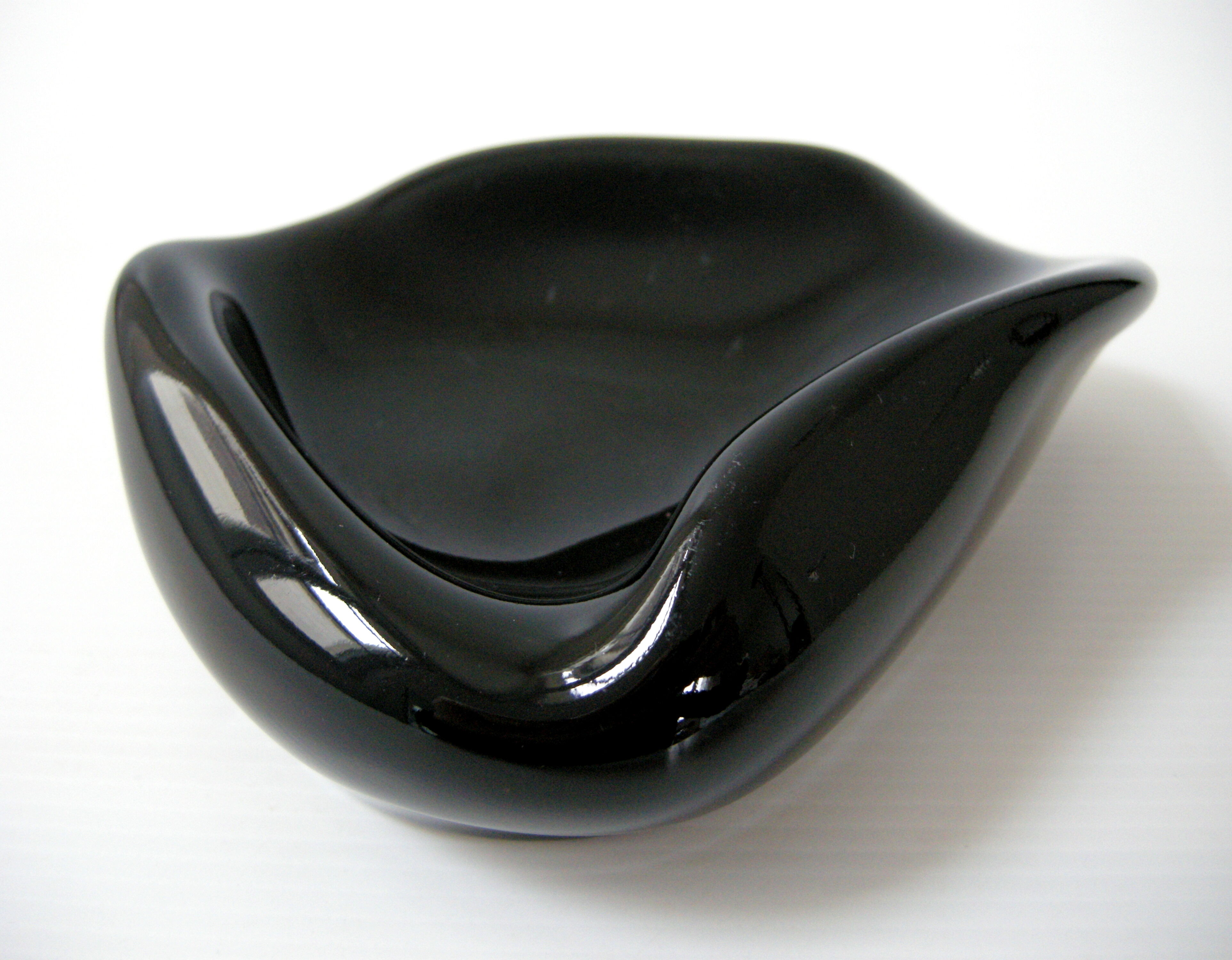 Vintage ashtray 1950 free-form ceramic