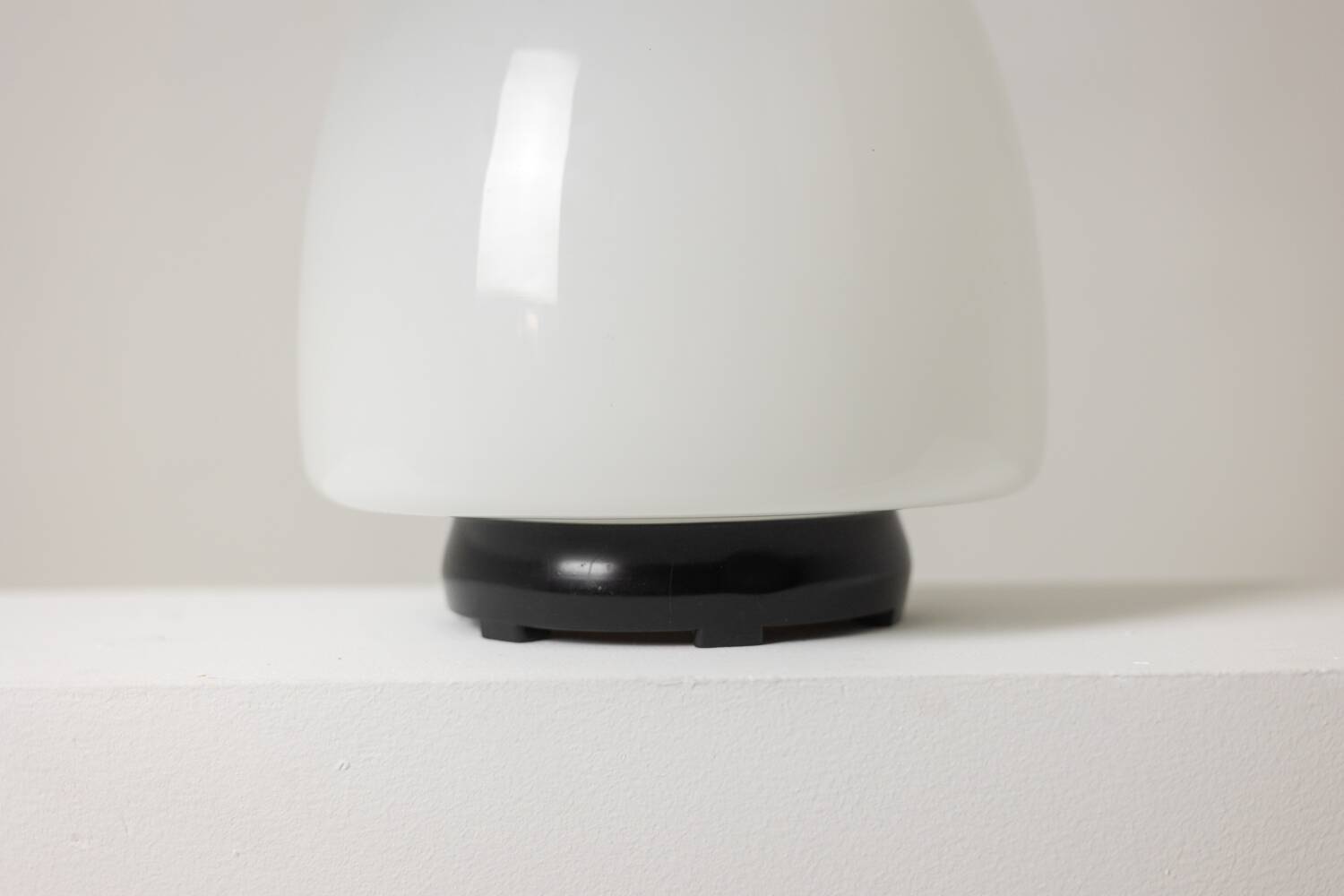 Pair of glass lamps in the shape of an "egg". Italy, 1960s, Leucos.