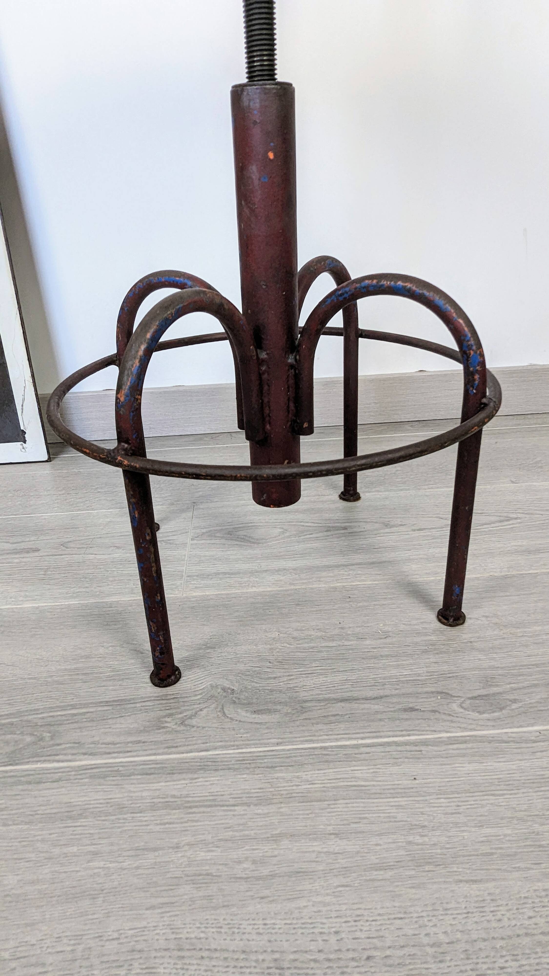 Chaise industrielle réglable ancienne avec dossier, pièce de caractère