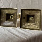 Paire d'anciens bougeoirs en laiton