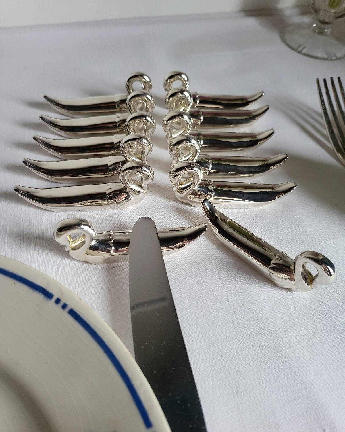 12 Silver-Plated Swan Knife Holders