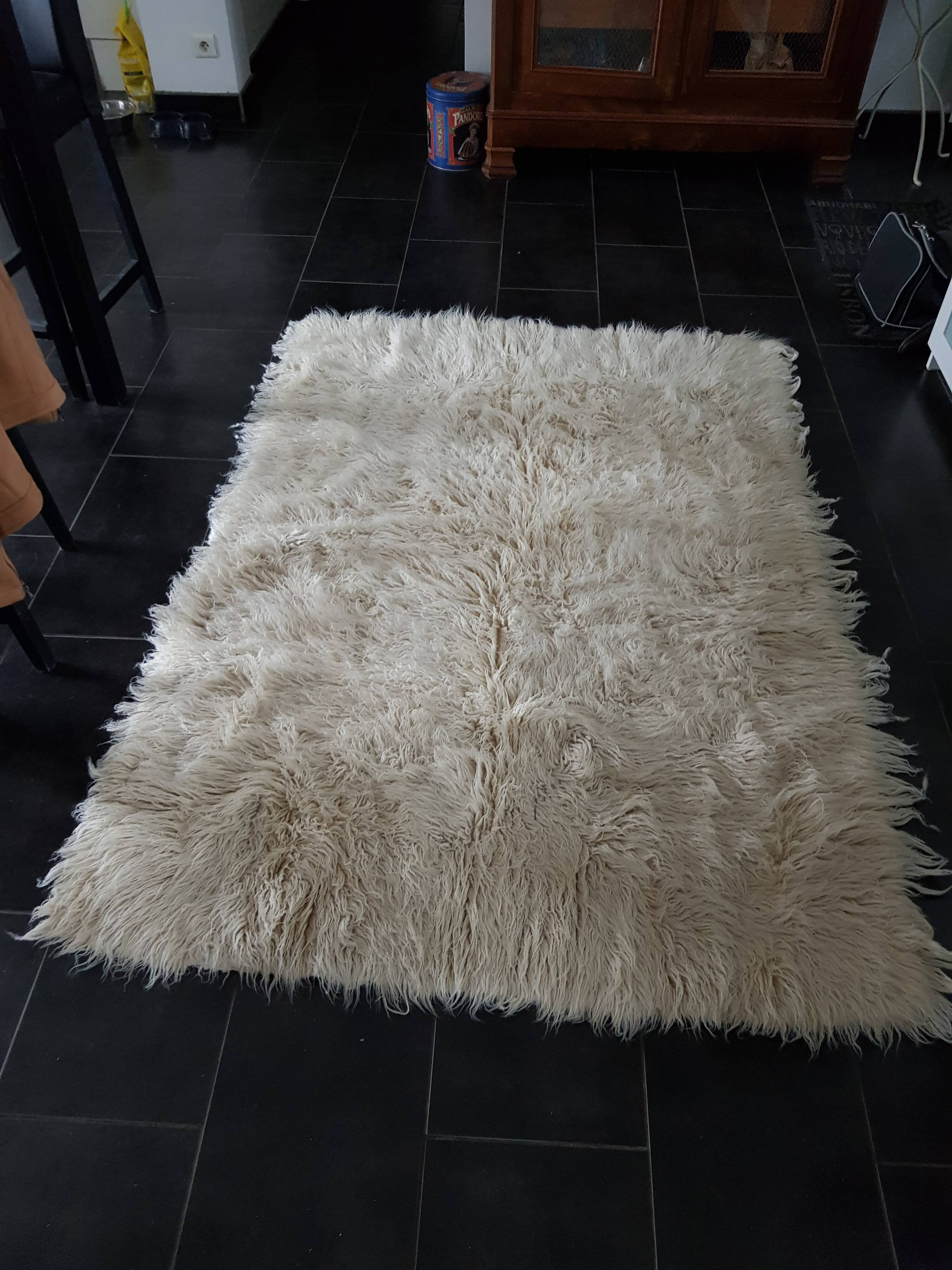 Wool flokati carpet