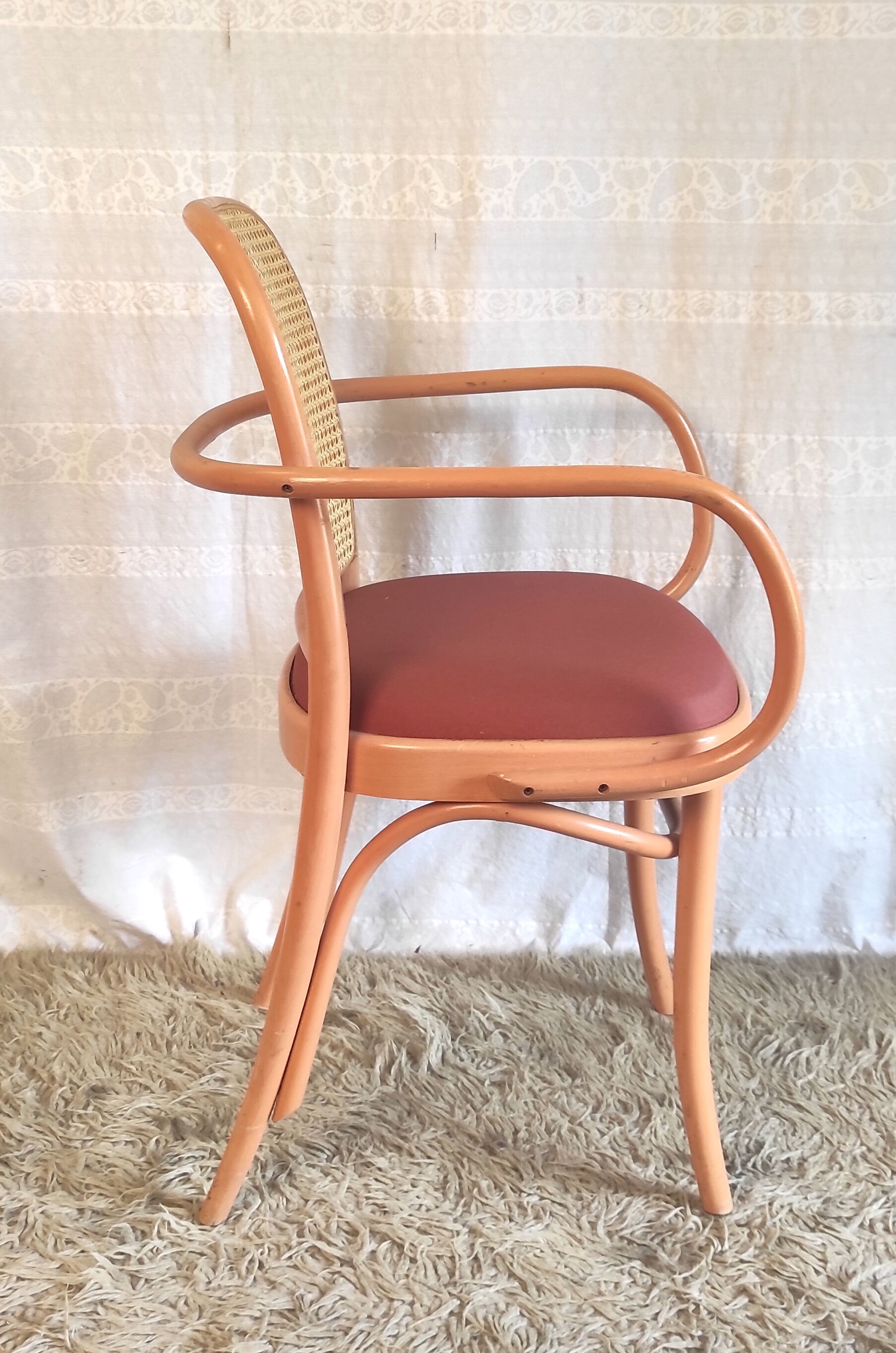 Curved wooden armchair model 811 by J. Hoffmann – late edition XXth