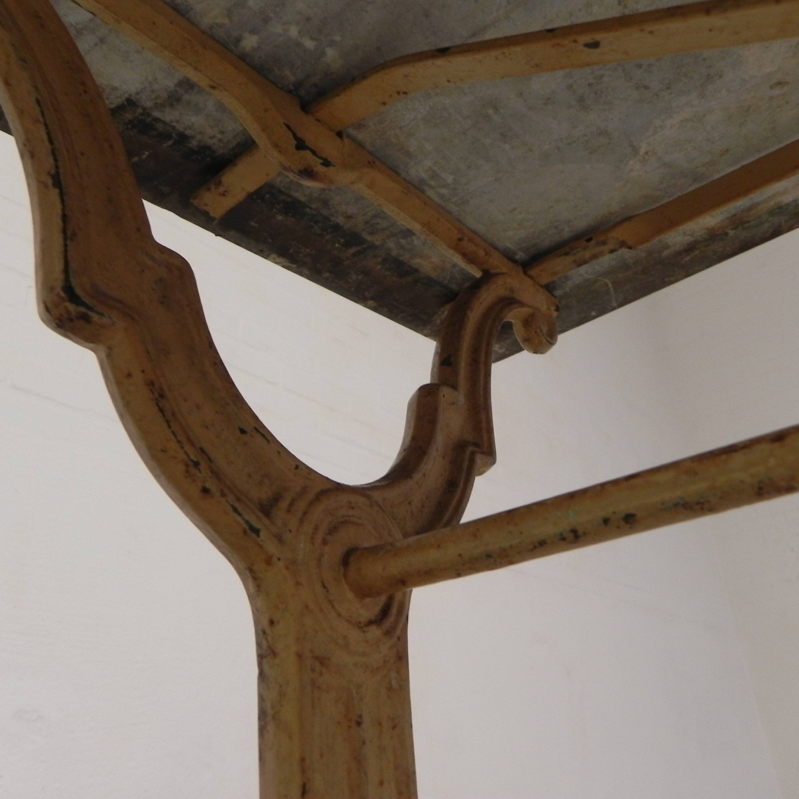 Bistro table marked A.Delail Toulouse in cast iron and marble, 1920