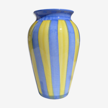 Vase rayé bleu et jaune