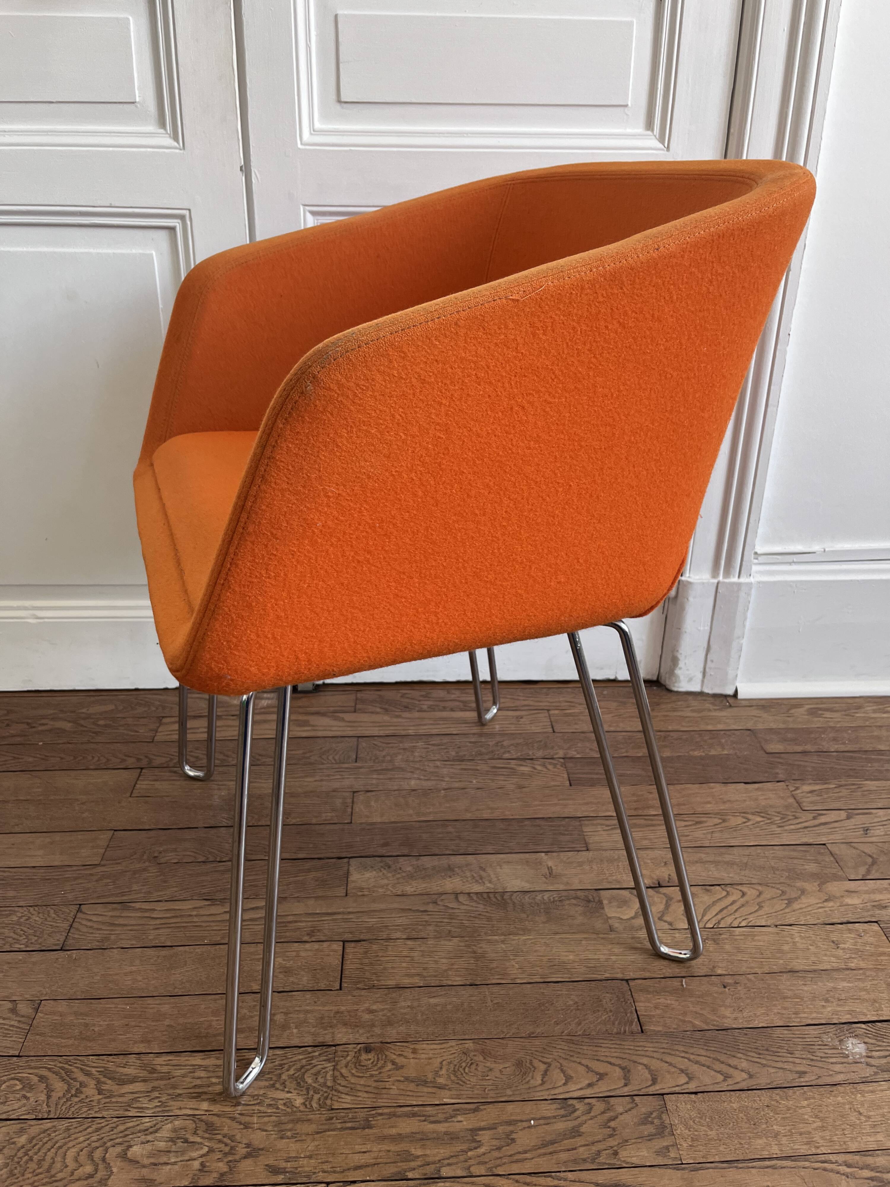 Paire de fauteuils orange 1970