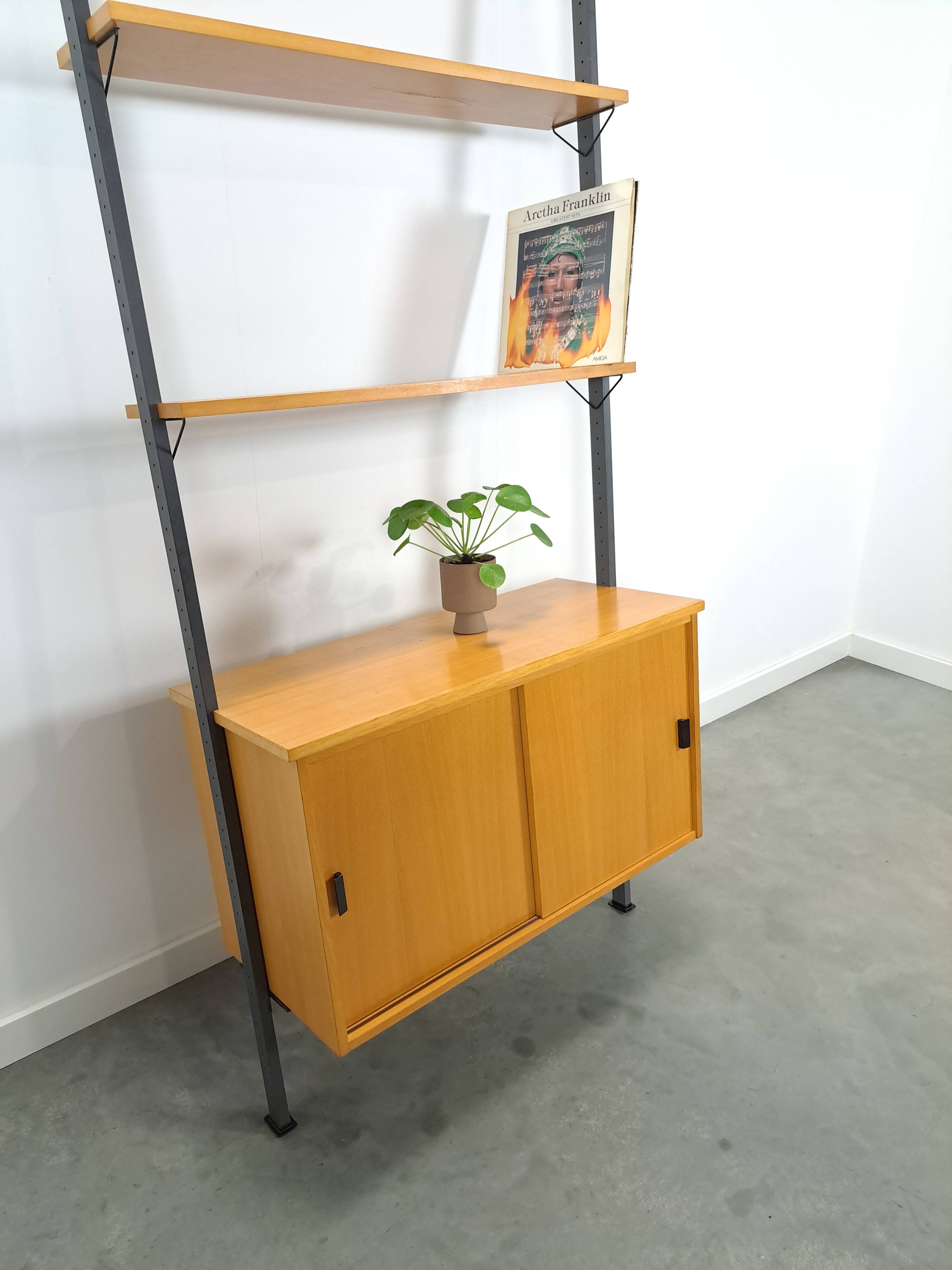 Design Olof Pira Sweden LP modulair wandsysteem