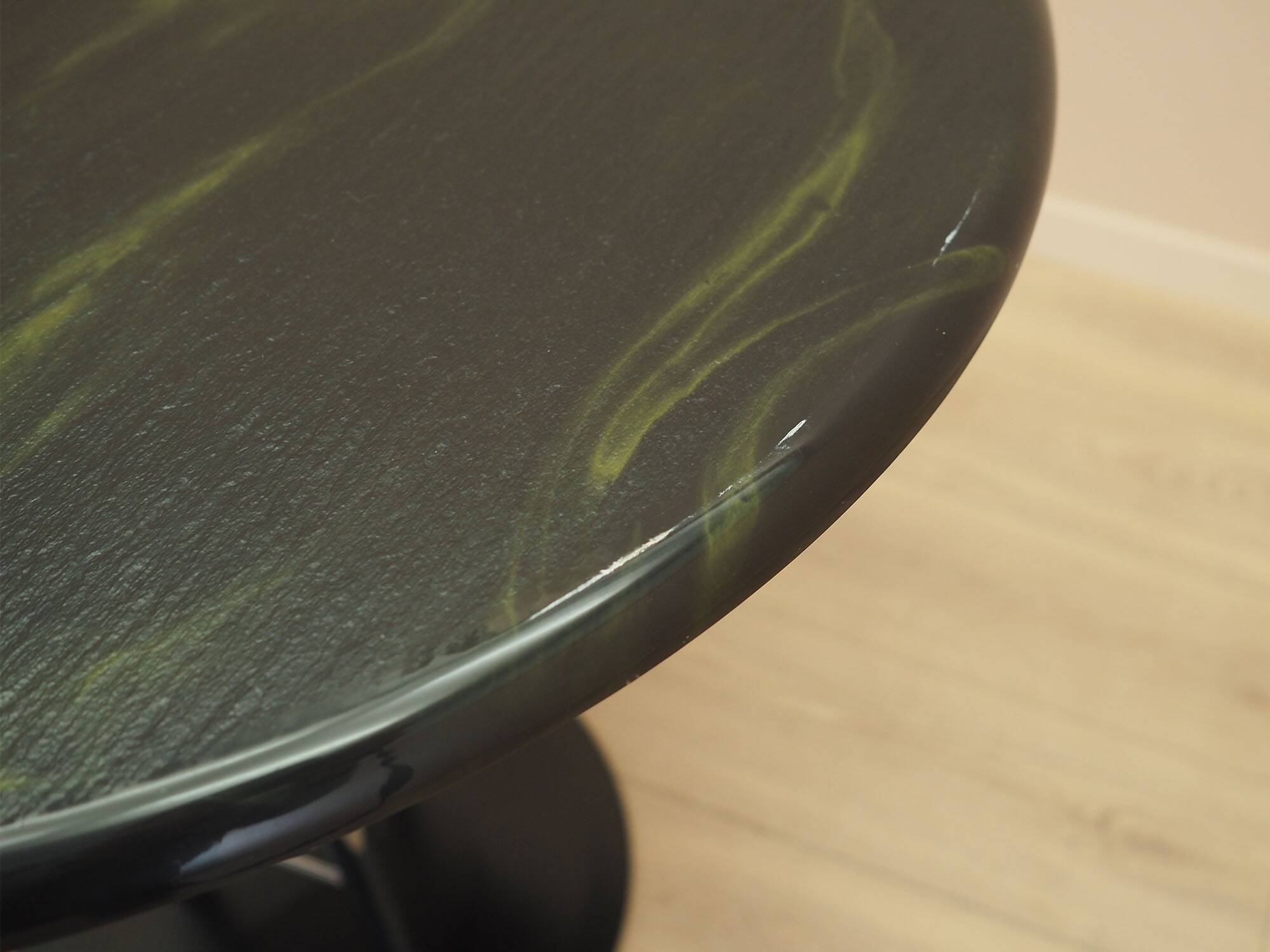 Table d'appoint en treillis italien, années 1970