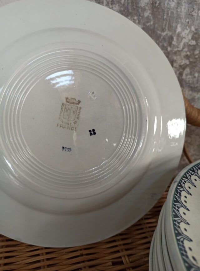 Plates in Amandinoise Saint-Amand earthenware