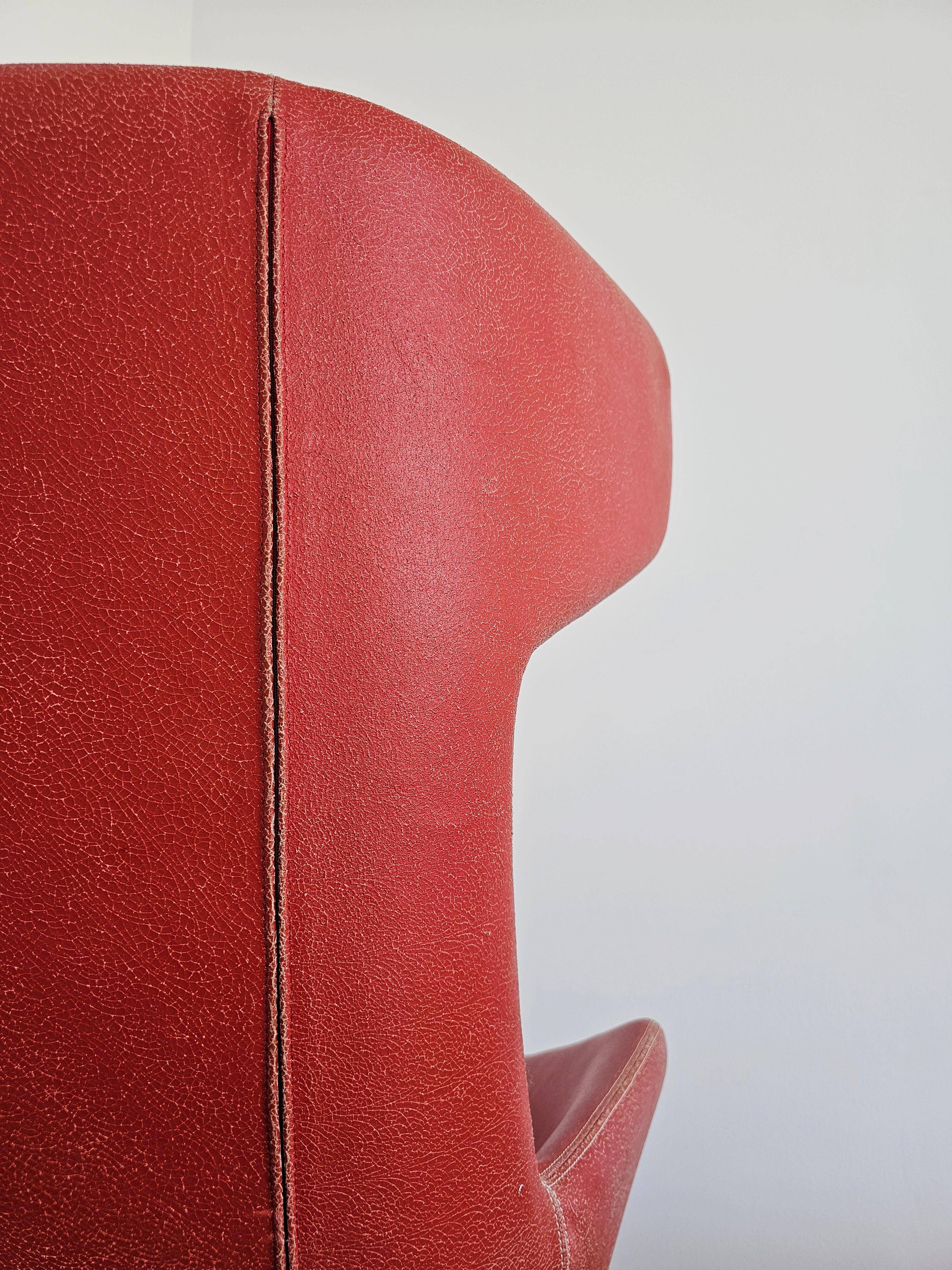 "Take a line for a walk" Armchair and Ottoman Alfredo Haberli for Moroso