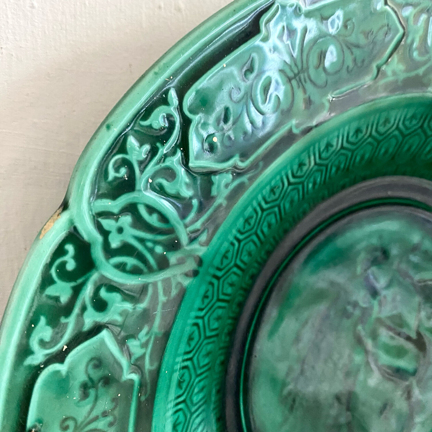 Barbotine dish for wall decoration