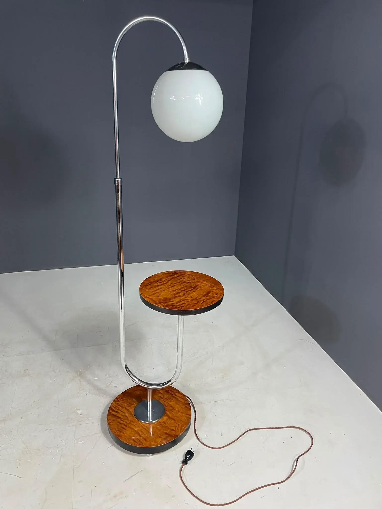 Restored Bauhaus floor lamp with integrated table by R. Slezák, chrome and wood, Czechoslovakia, 1920s, 172 × 45 cm