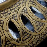 Old round oriental mirror in chiseled brass 29cm