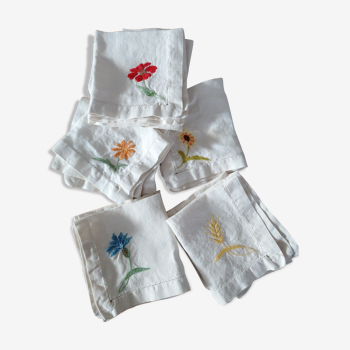 12 embroidered towels