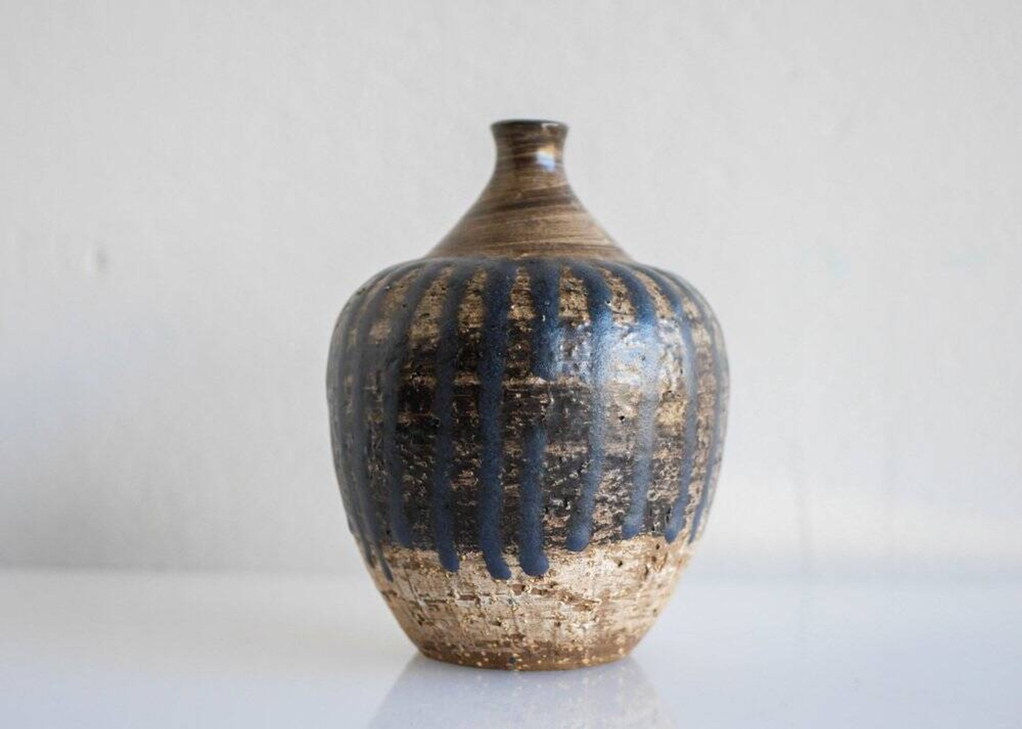 Mid-century Scandinavian modern brutalist art pottery vase by Mari Simmulson for Upsala Ekeby, Sweden, 1970s