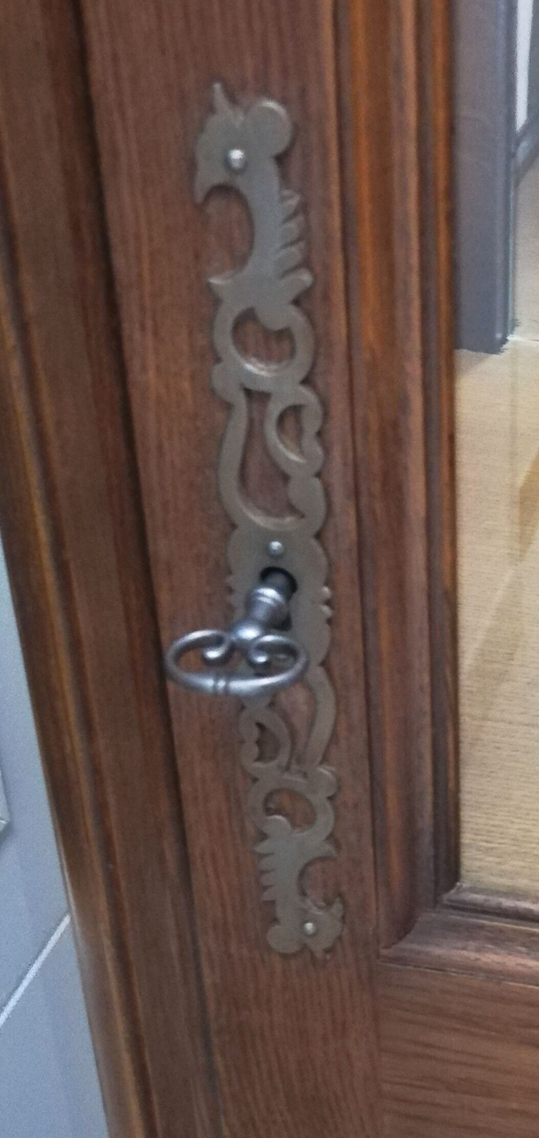 Louis xv style showcase or silversmith