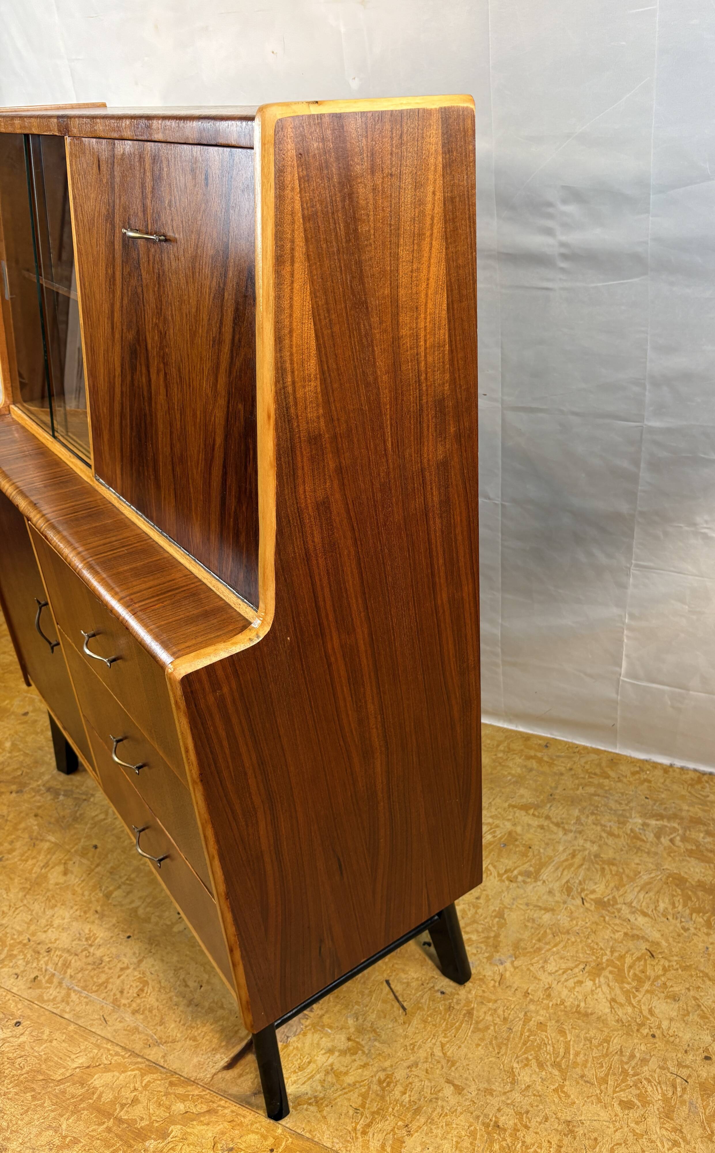 Bureau bibliothèque en teck rétro des années 60 (environ 1960) Un meuble fantastique et polyvalent