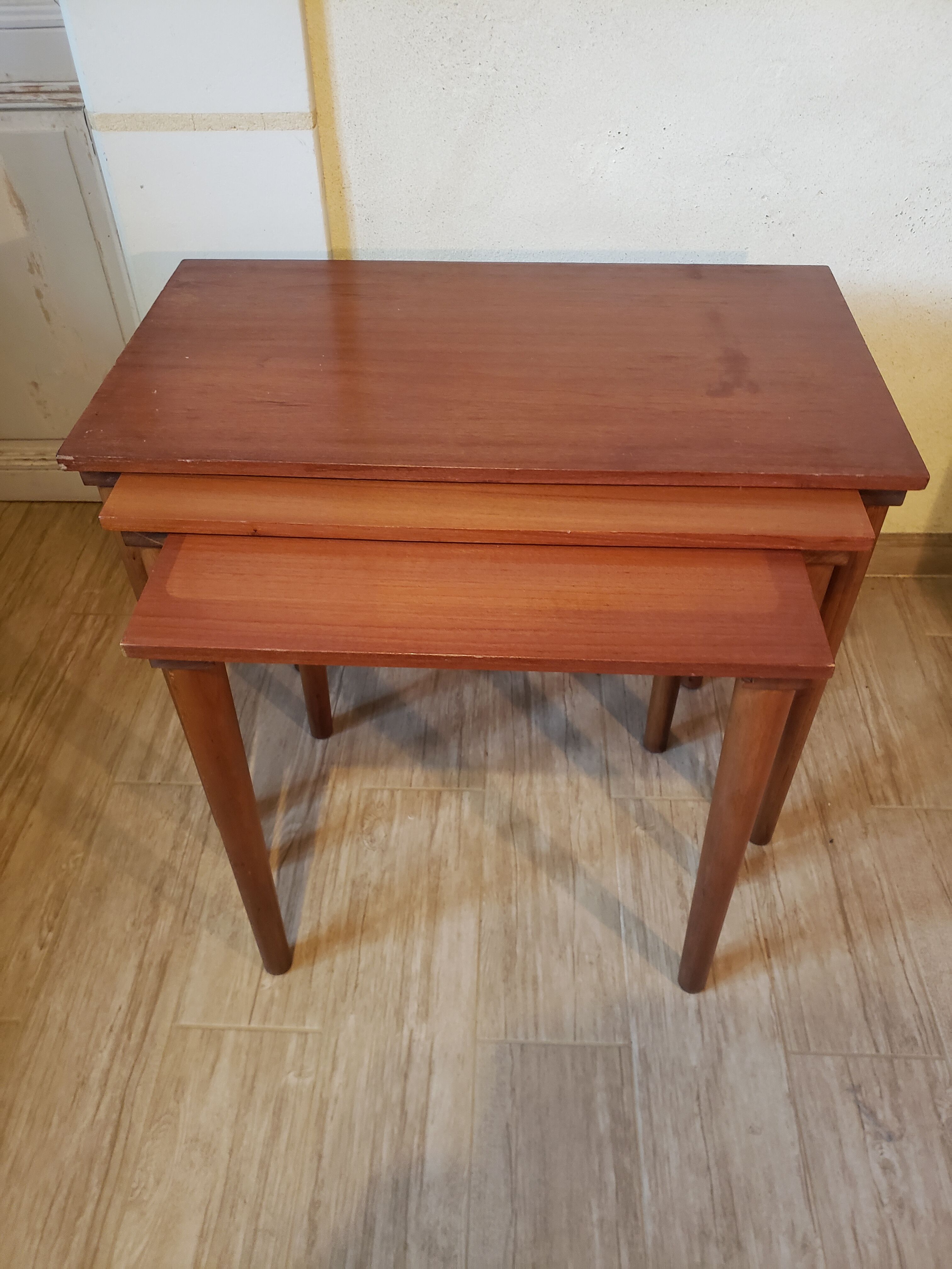 Scandinavian vintage gigognes tables