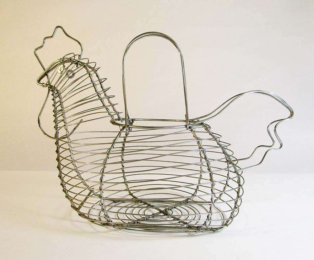 Egg basket made of chrome thread